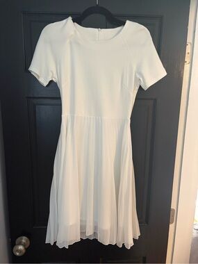 White Short Sleeve Pleated Skirt Dress